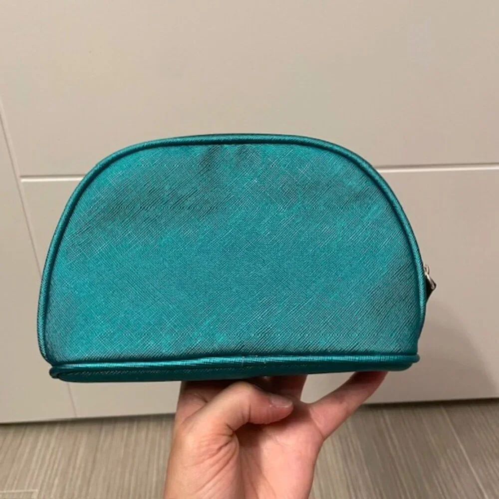 NEW La Mer Metallic Green Zippered Makeup Cosmetic Bag Travel